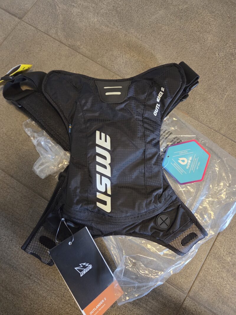 USWE Trinkrucksack 2l schwarz