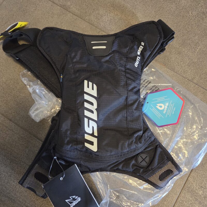 USWE Trinkrucksack 2l schwarz